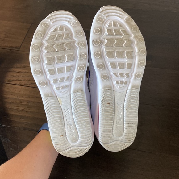 Women’s Nike AirMax - Picture 3 of 3